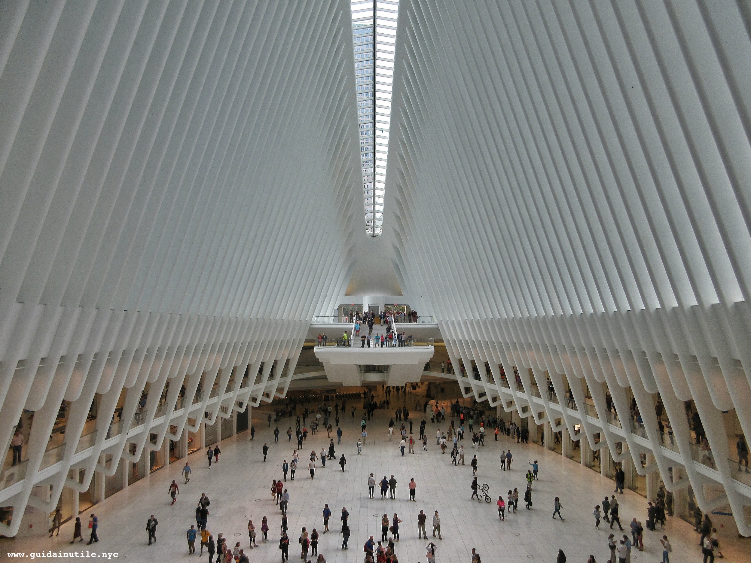 Oculus, WTC hub, World Trade Center, New York, Manhattan, New York City, Guida Inutile New York